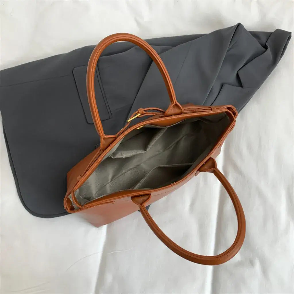 Bolsa Feminina Grande de Couro Marrom Amélia