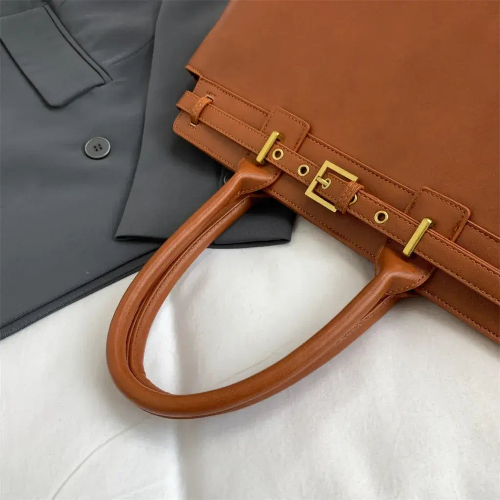 Bolsa Feminina Grande de Couro Marrom Amélia