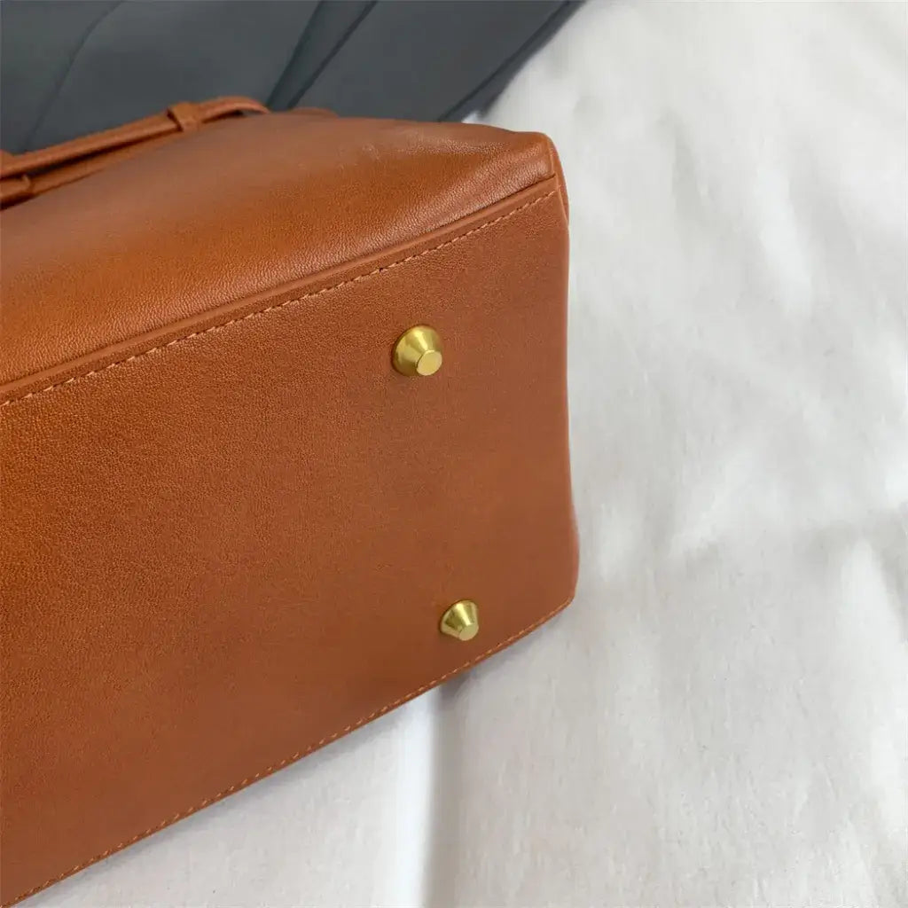 Bolsa Feminina Grande de Couro Marrom Amélia