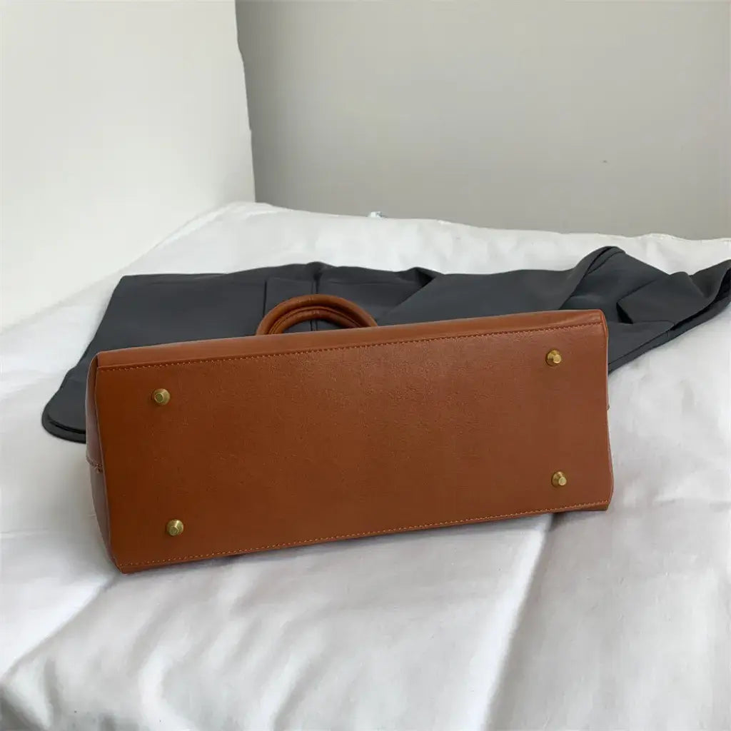 Bolsa Feminina Grande de Couro Marrom Amélia