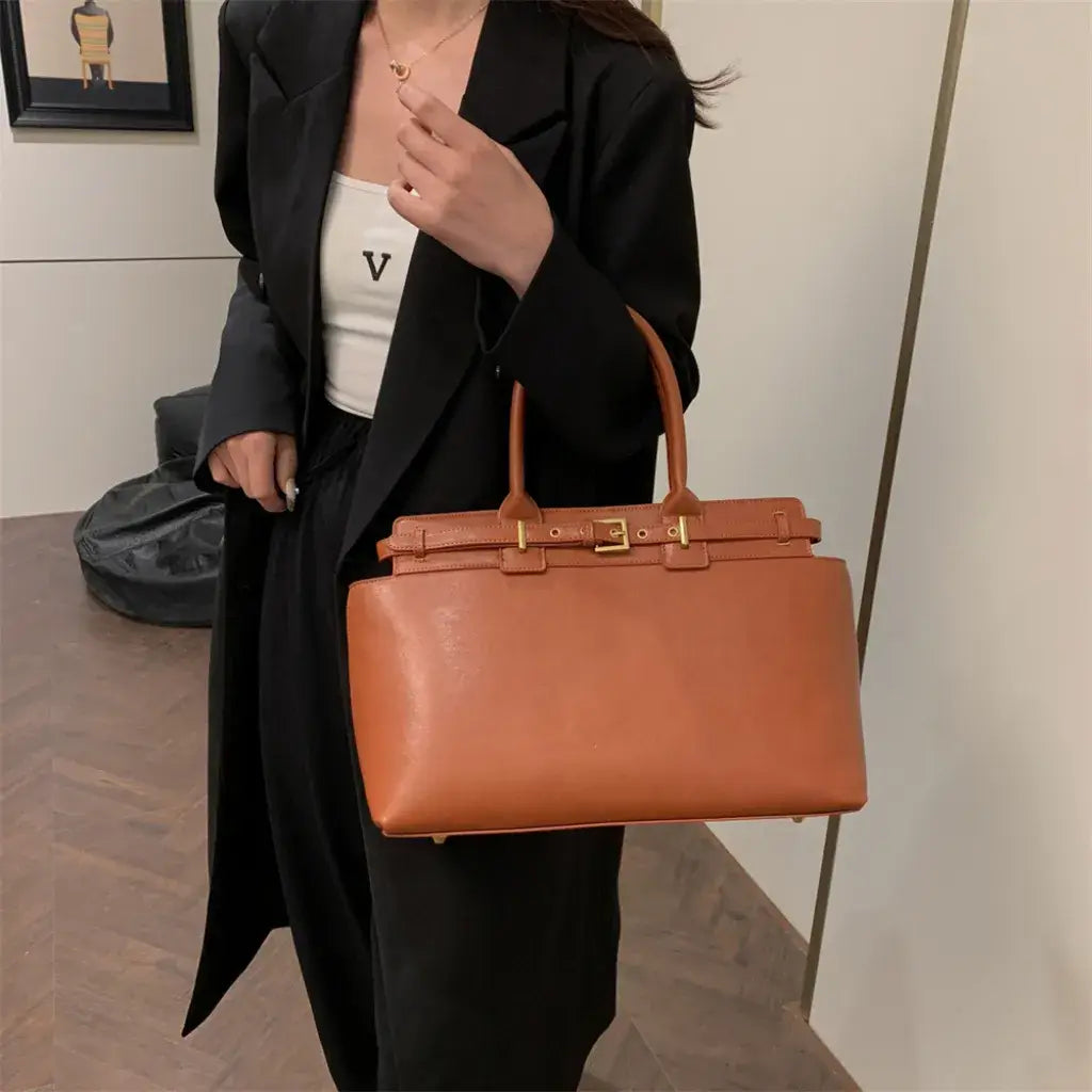 Bolsa Feminina Grande de Couro Marrom Amélia