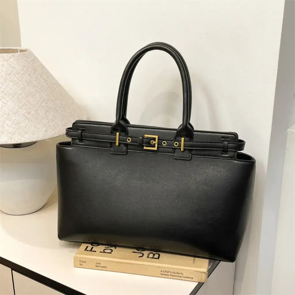 Bolsa Feminina Grande de Couro Preta Amélia