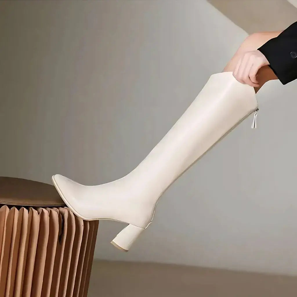 Bota Feminina Cano Longo Salto Grosso Off White